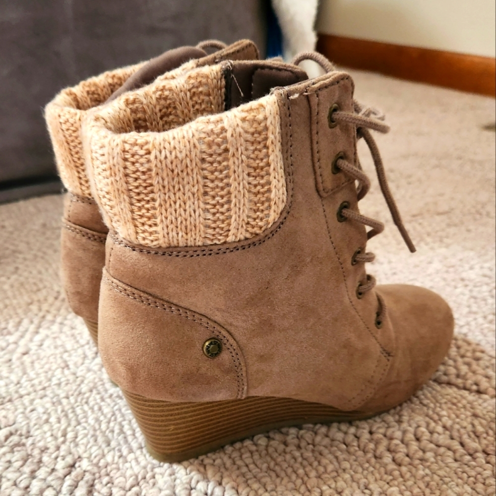 Nine West boots size 4